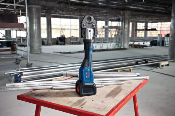 Prensadora de tubos a batería Bosch GPT 18V-32 - Imagen 2